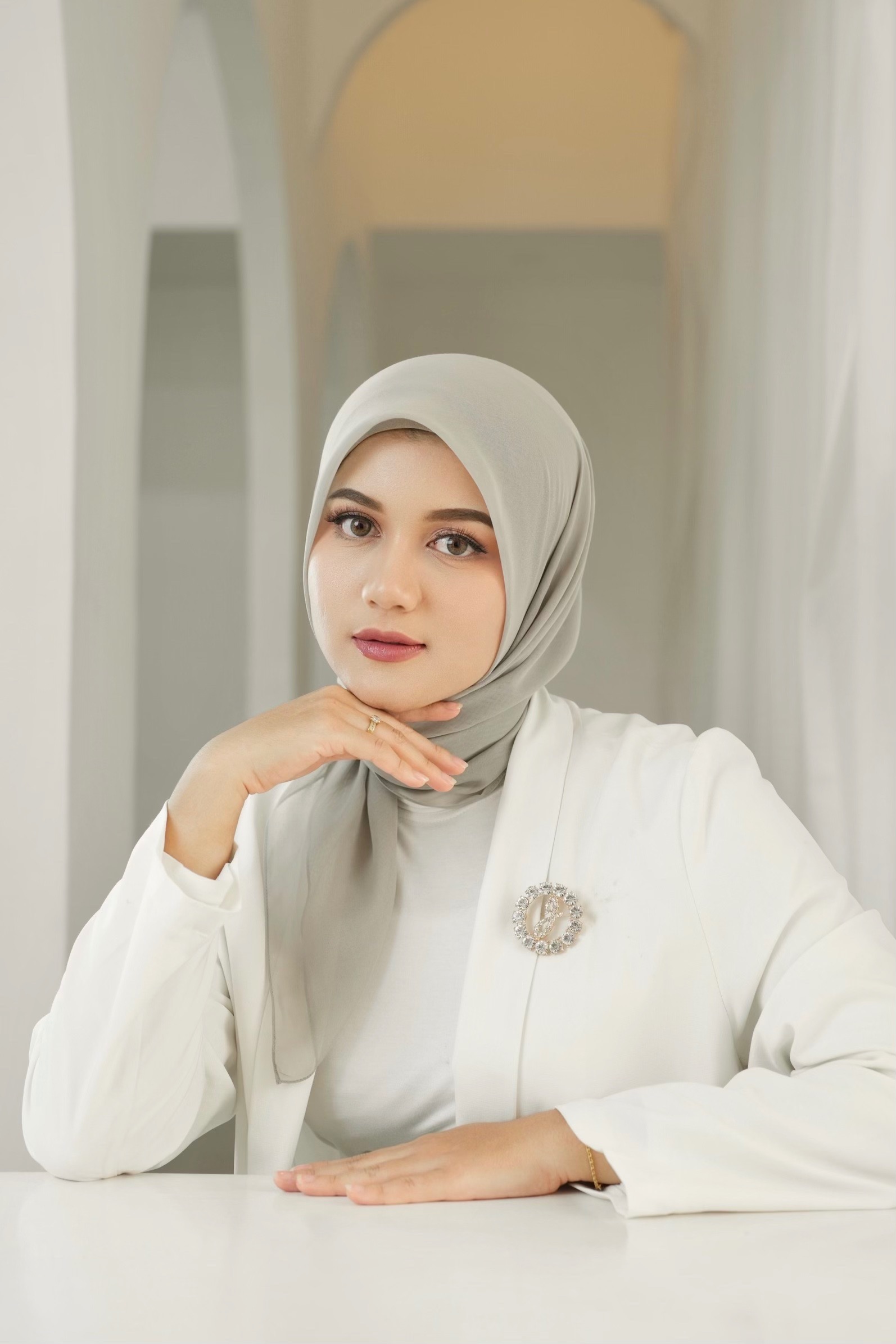 Jamila Paris Ash Grey