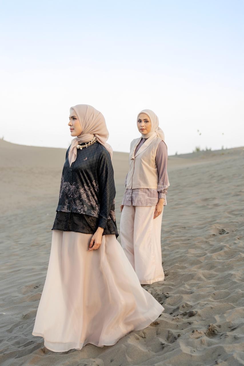 Madina II Top Black