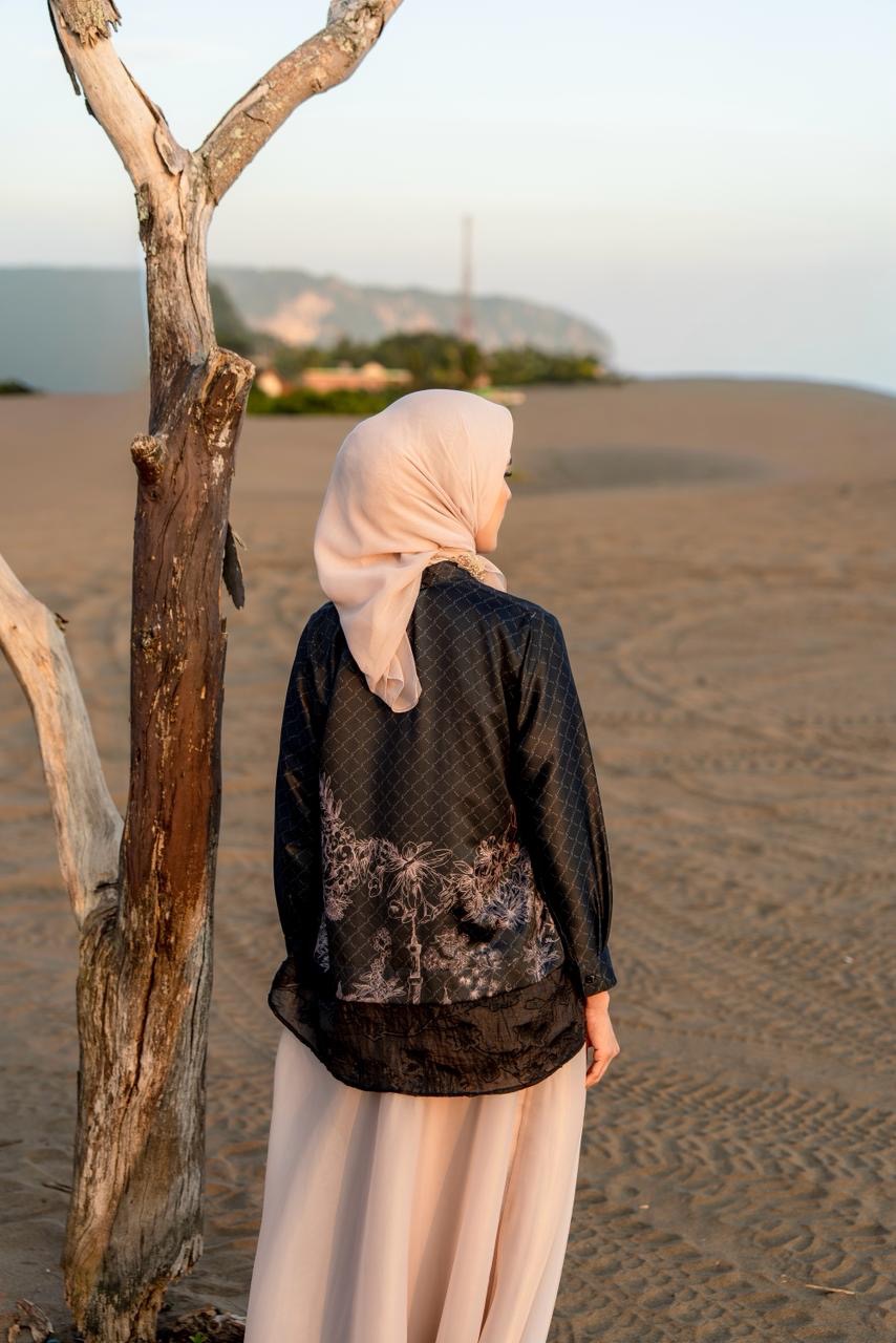 Madina II Top Black