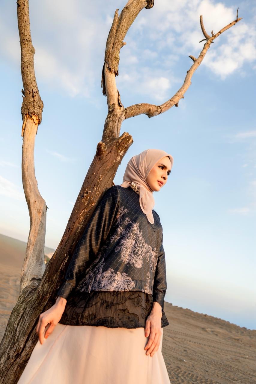 Madina II Top Black