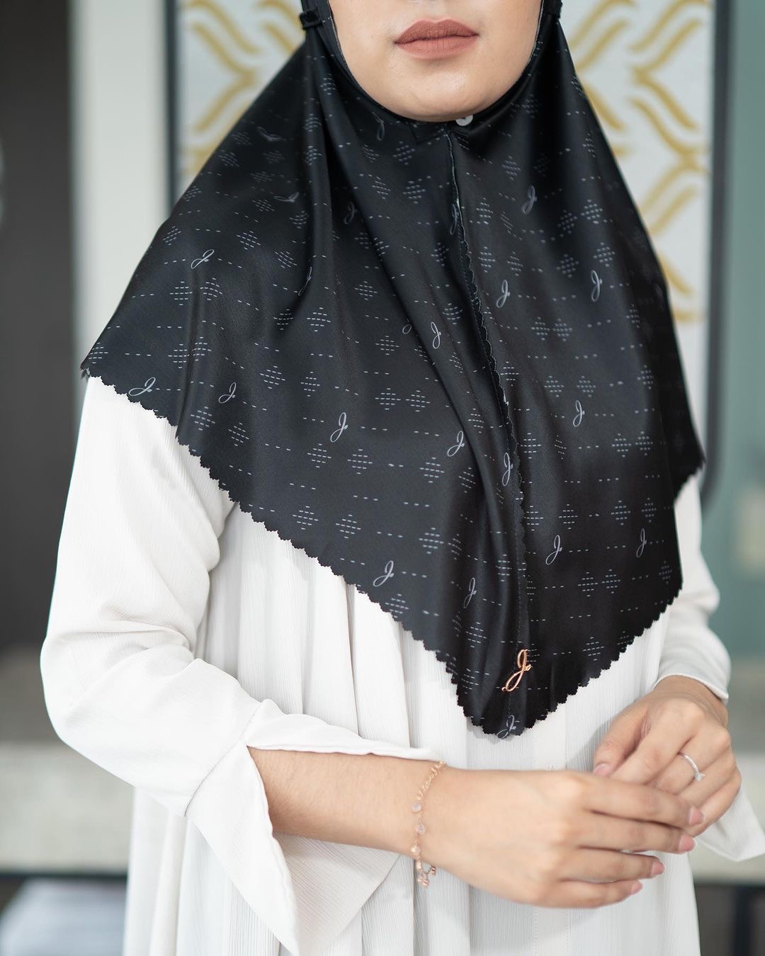 J Bergo Black