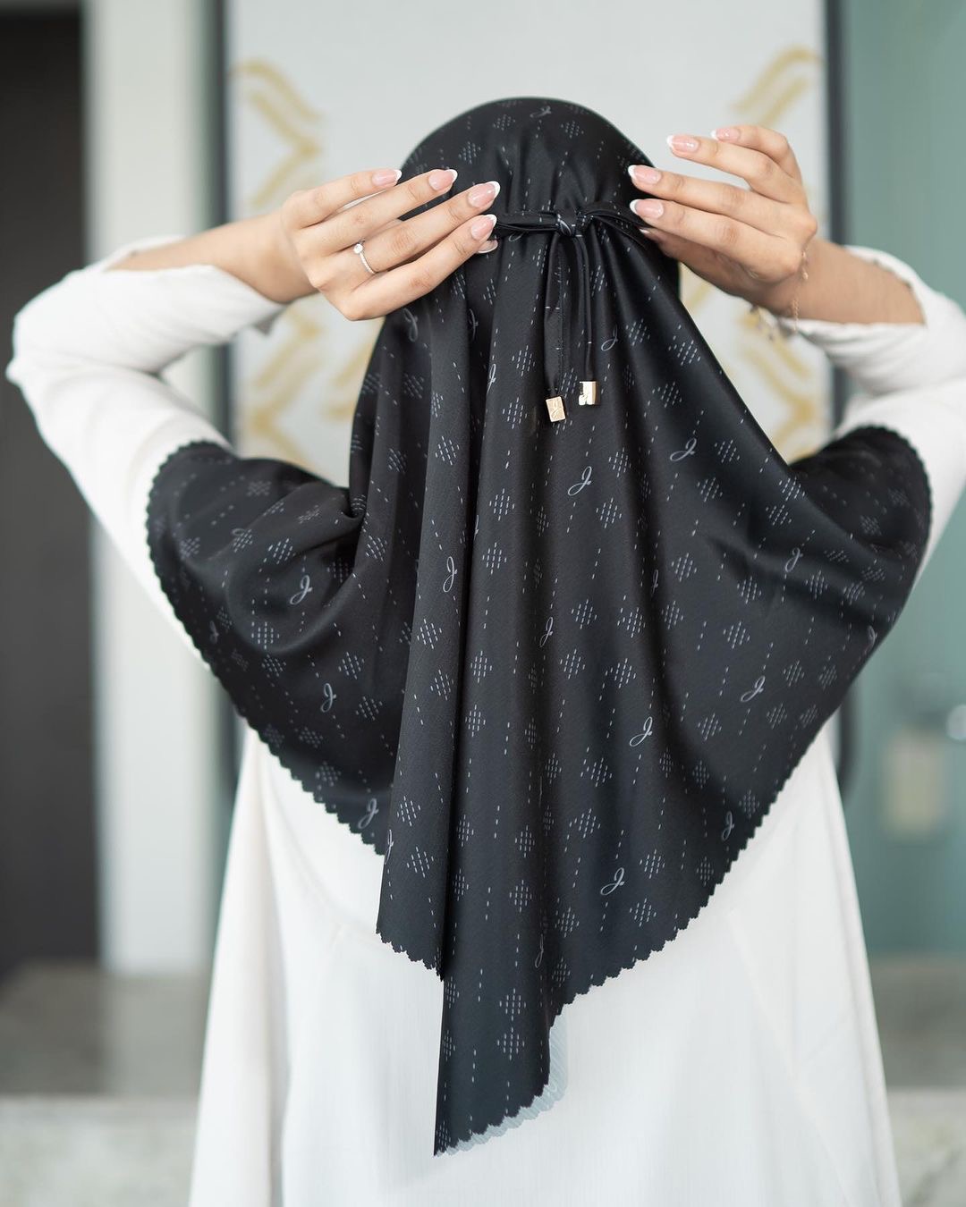 J Bergo Black