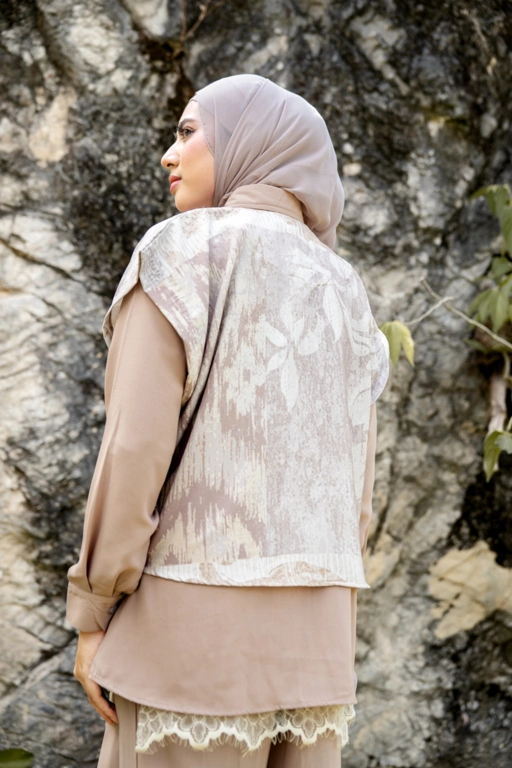 Seinara Top Brown 