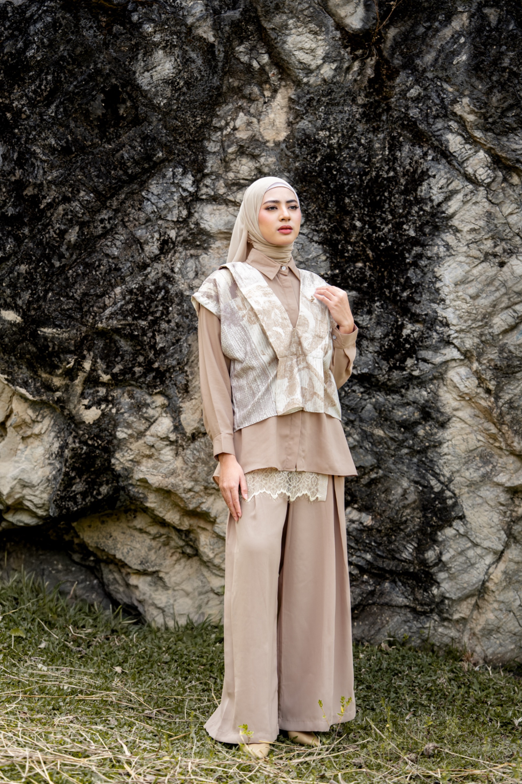Seinara Top Brown