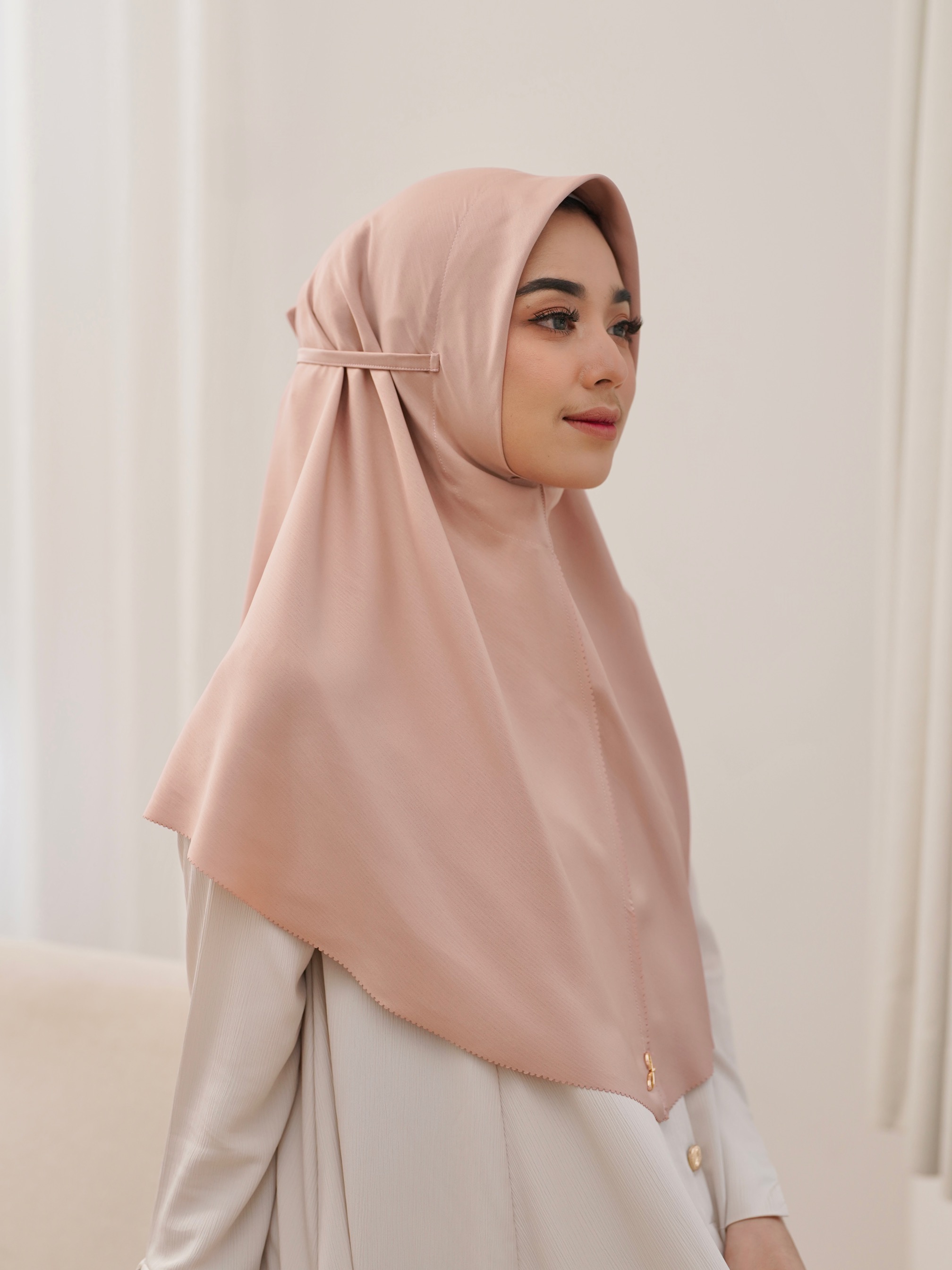 Bergo Armani Peach (Minor Defect)