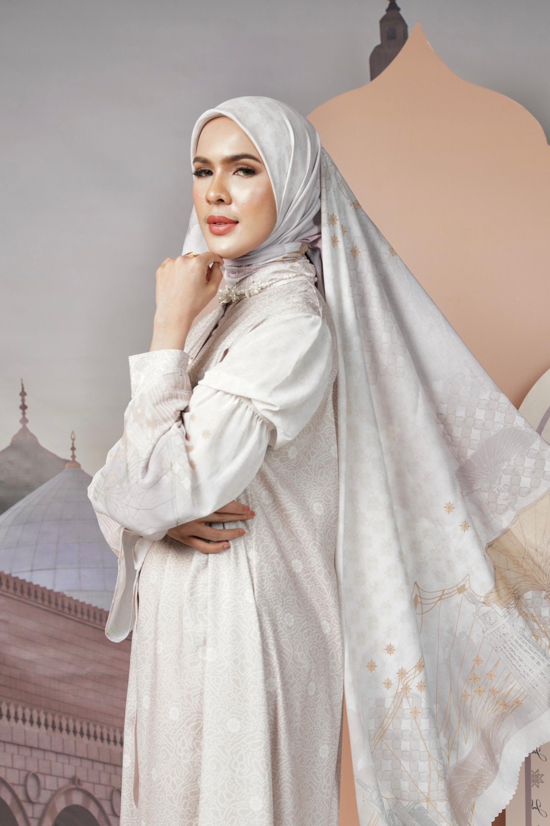 Madinah Scarf White