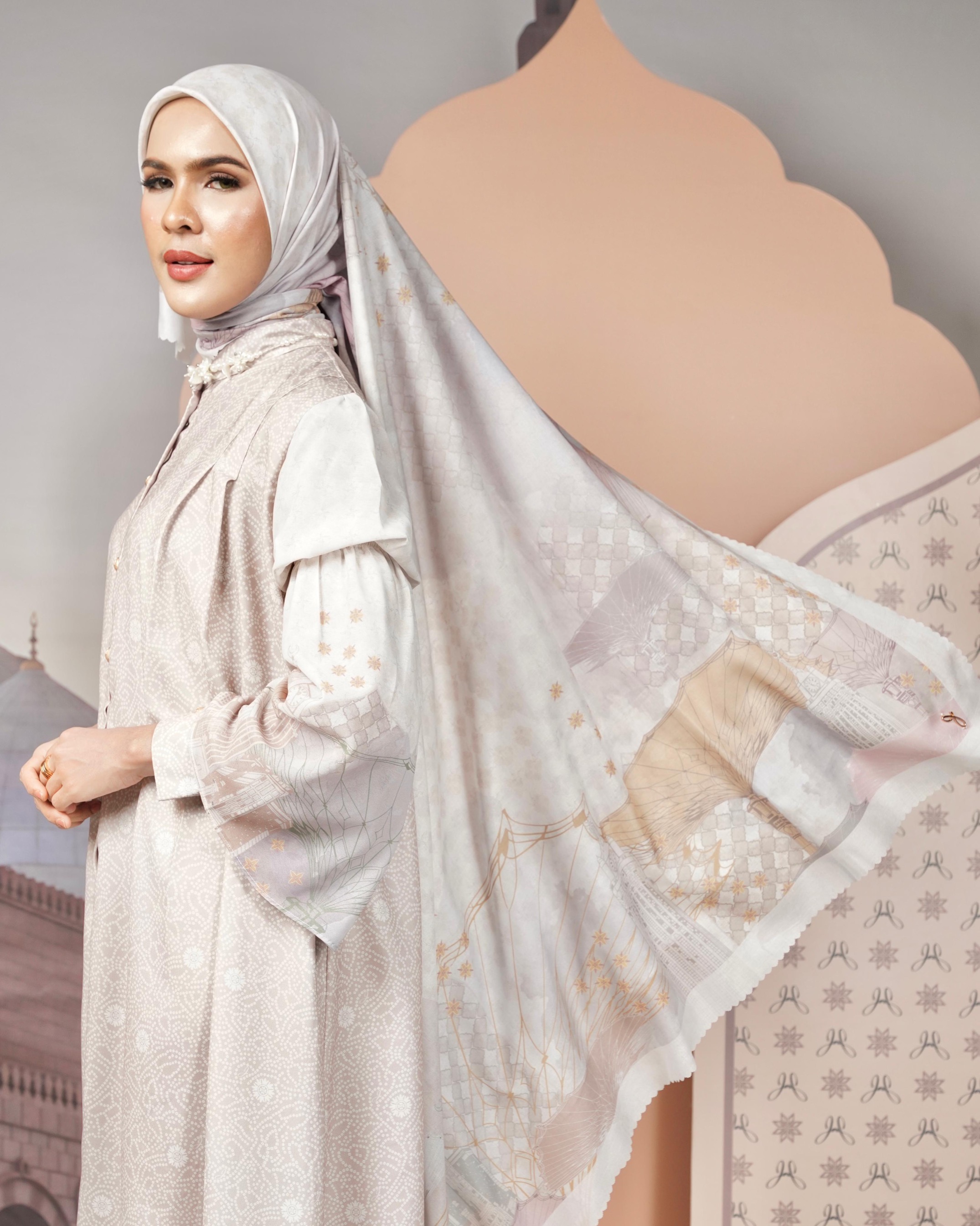 Madinah Scarf White