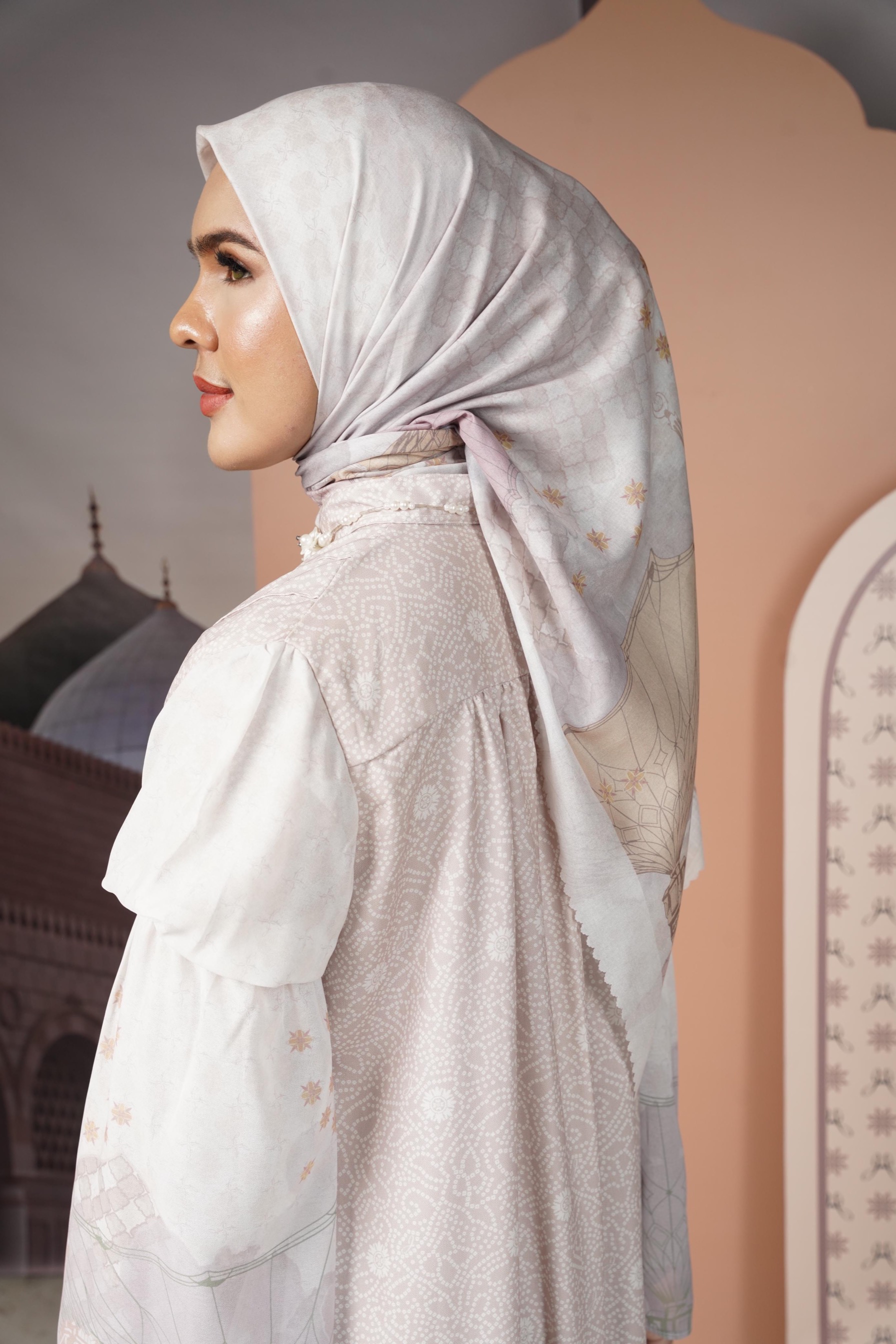 Madinah Scarf White