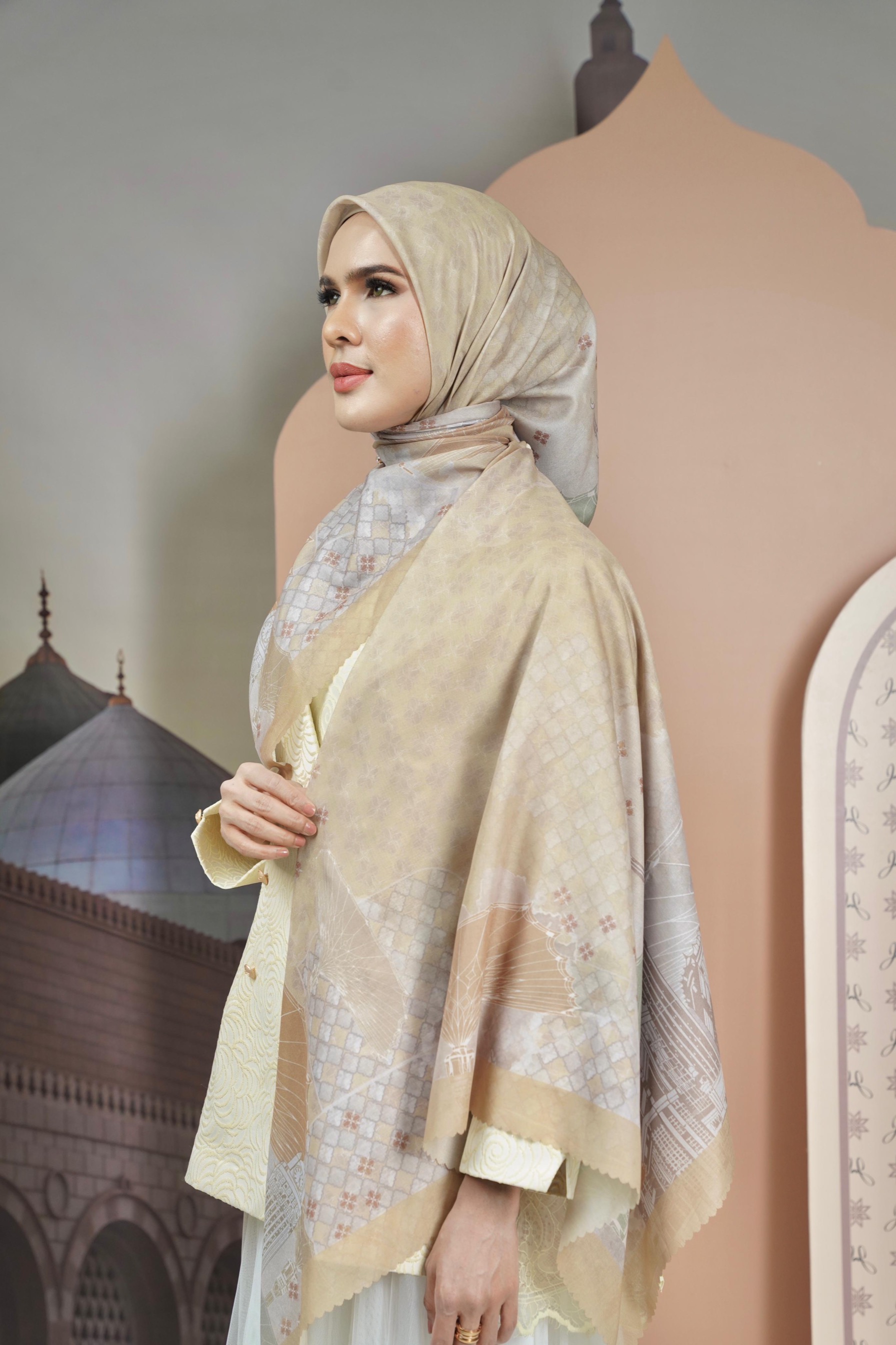 Madinah Scarf Gold