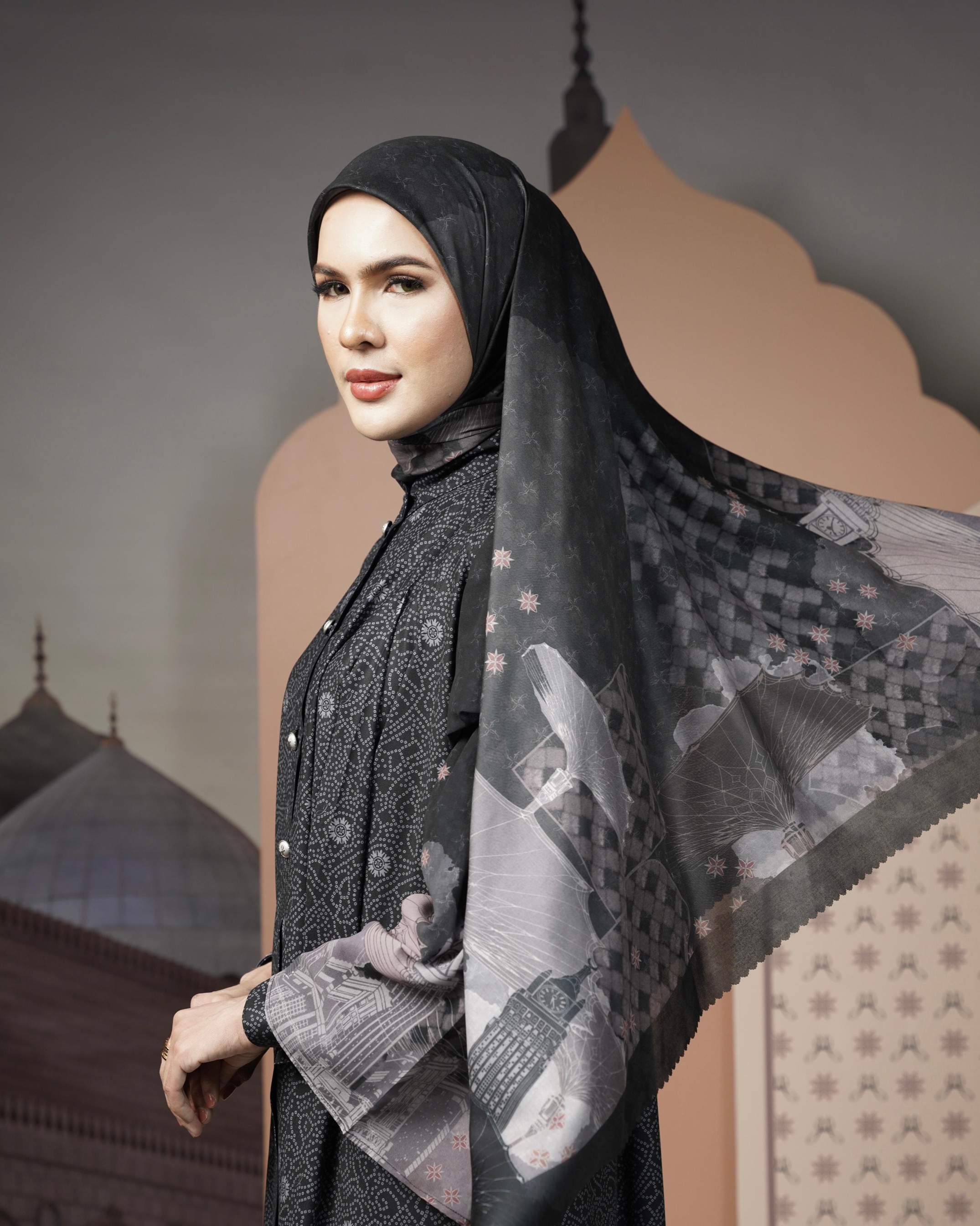 Madinah Scarf Black