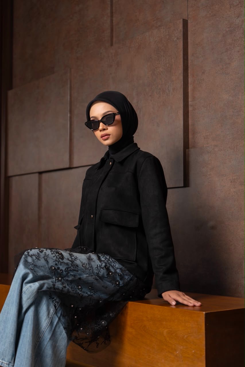 Zena Top Black 