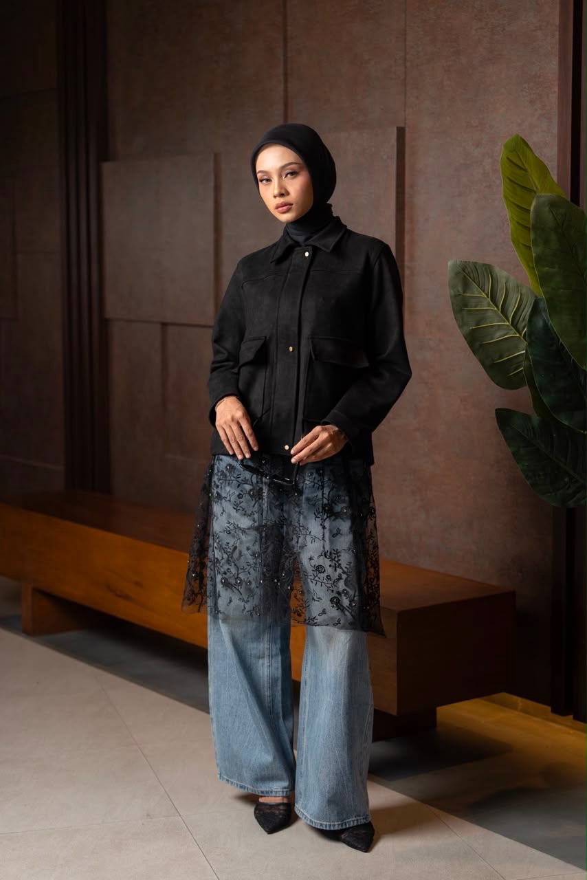 Zena Top Black 