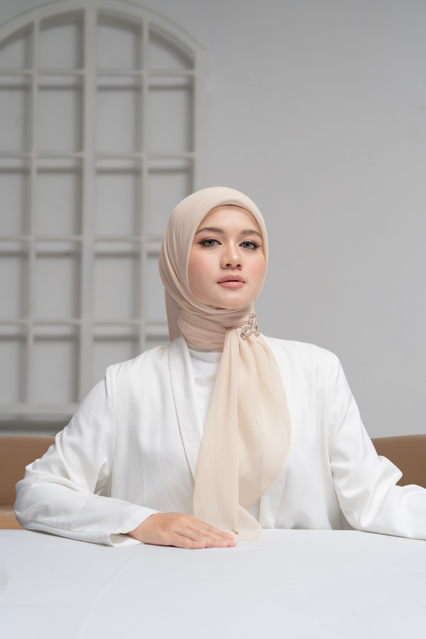 Jamila Paris Almond 