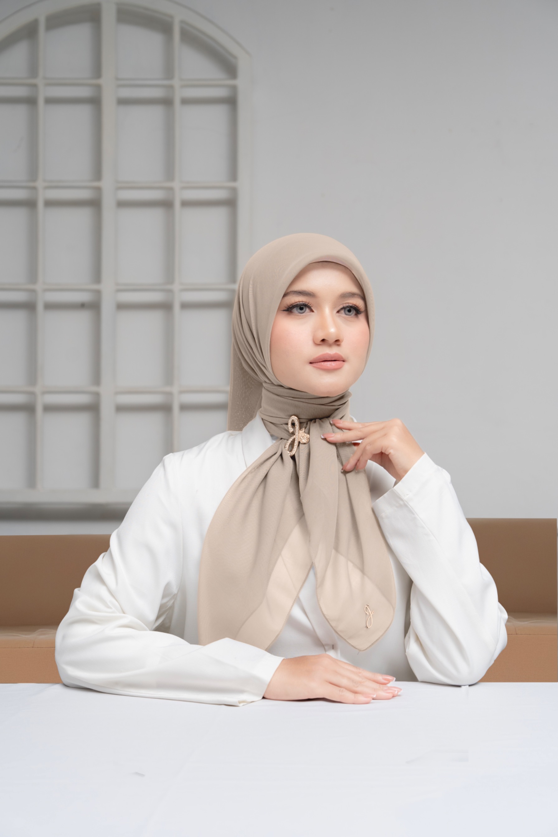 Jamila Paris Beige 