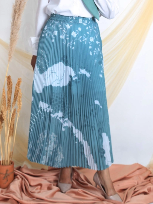Image of Pleated Skirt Indonesia Series Ammara