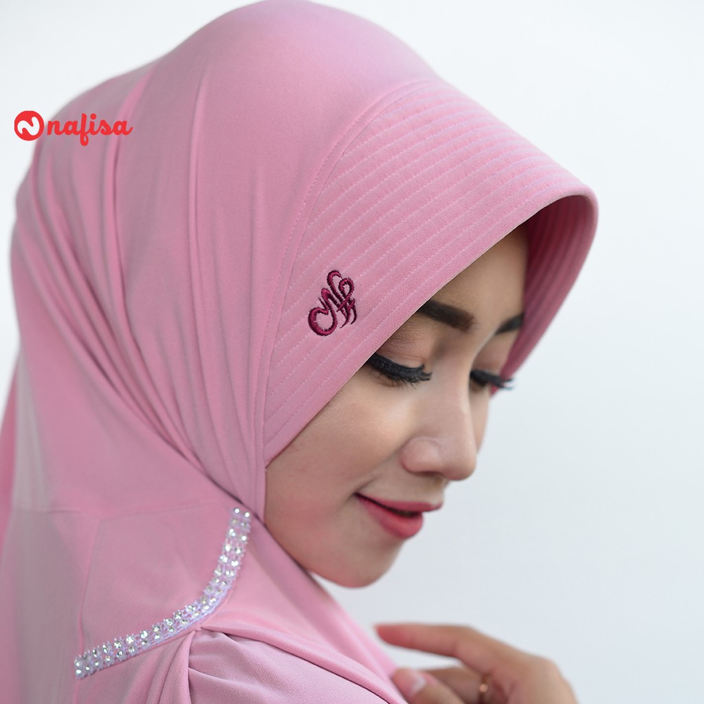 Nafisa Amira - Jilbab Instan Bergo - Hijab Instan Pet Swarosky