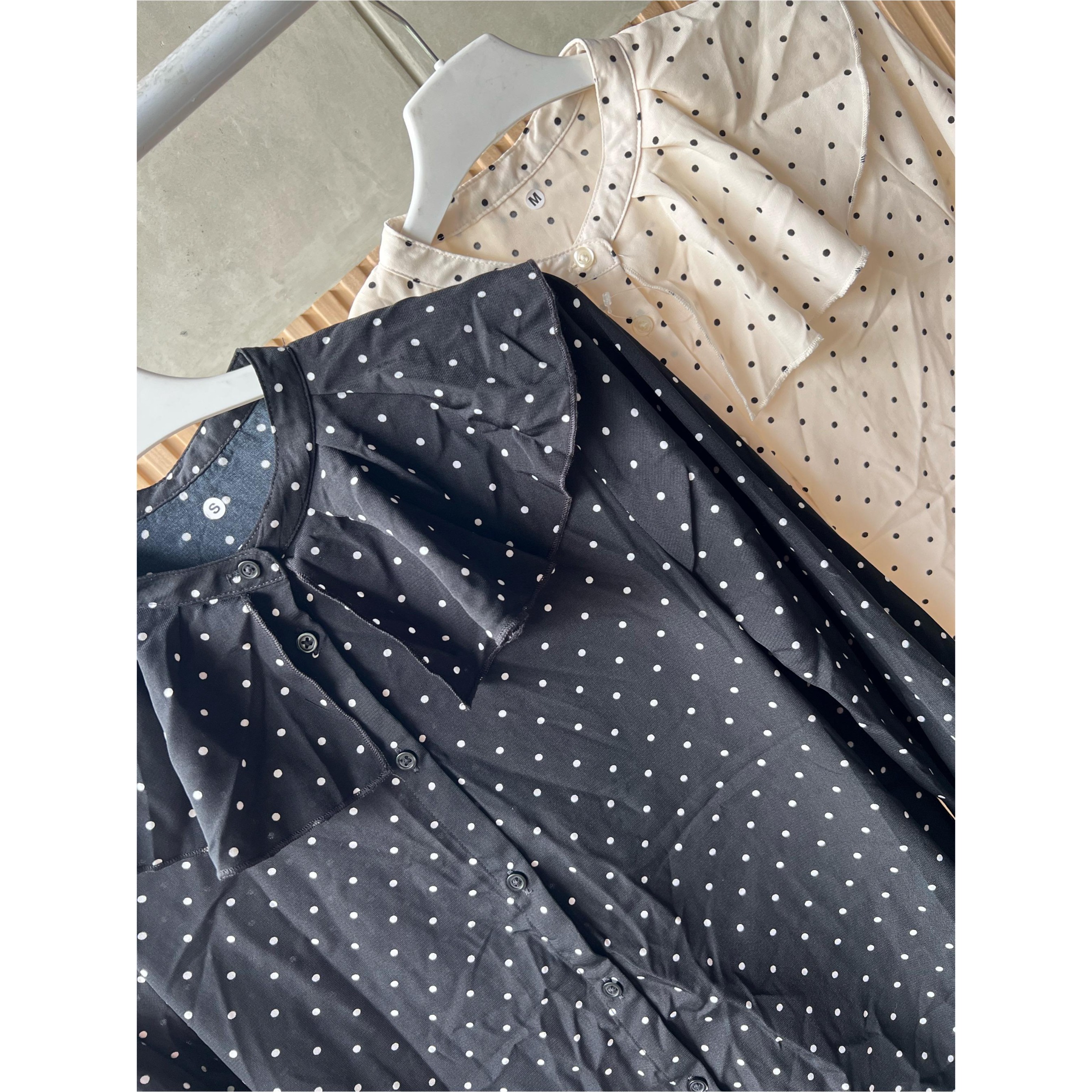 GU Uniqlo Women Colar Polka Blouse