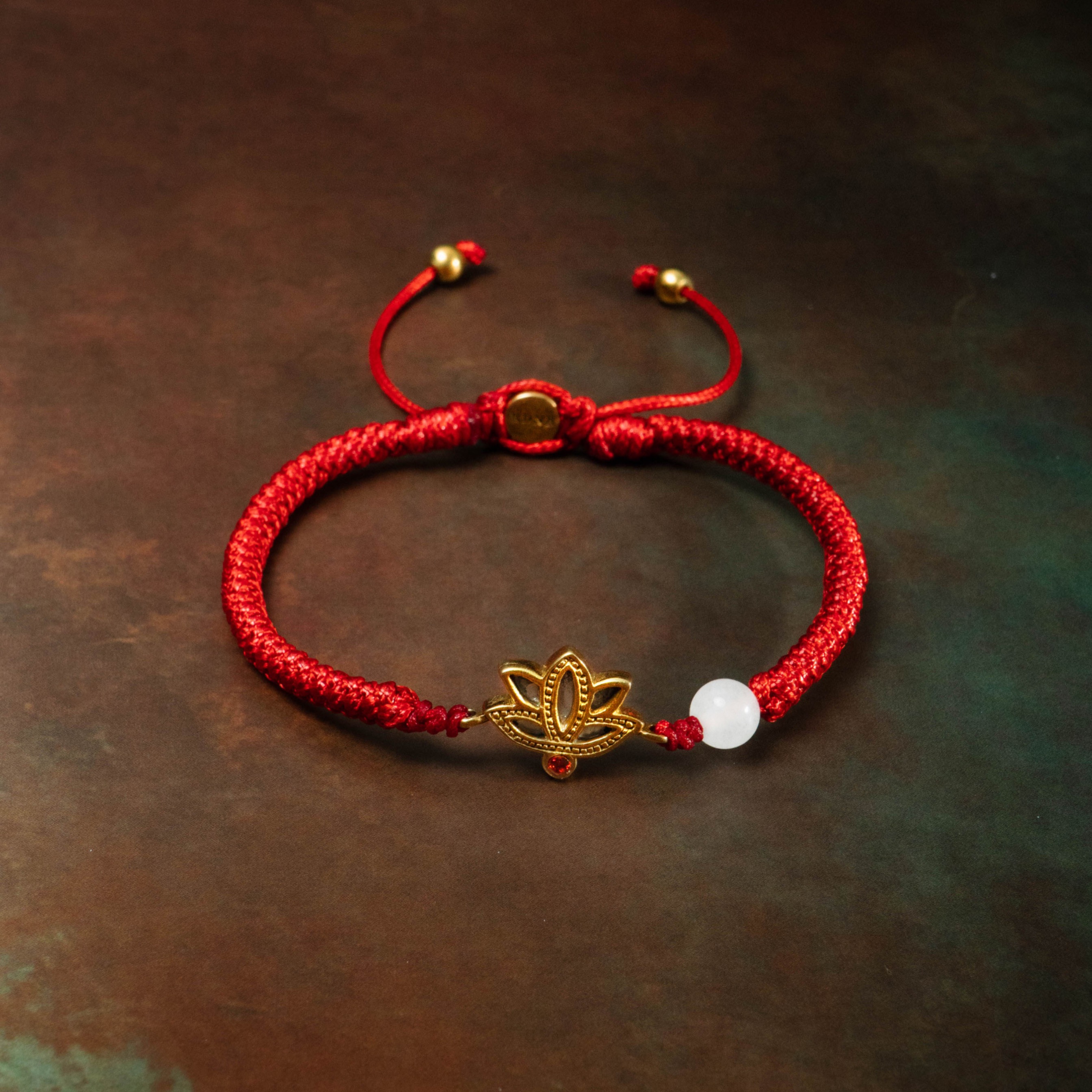 Red String - Lotus