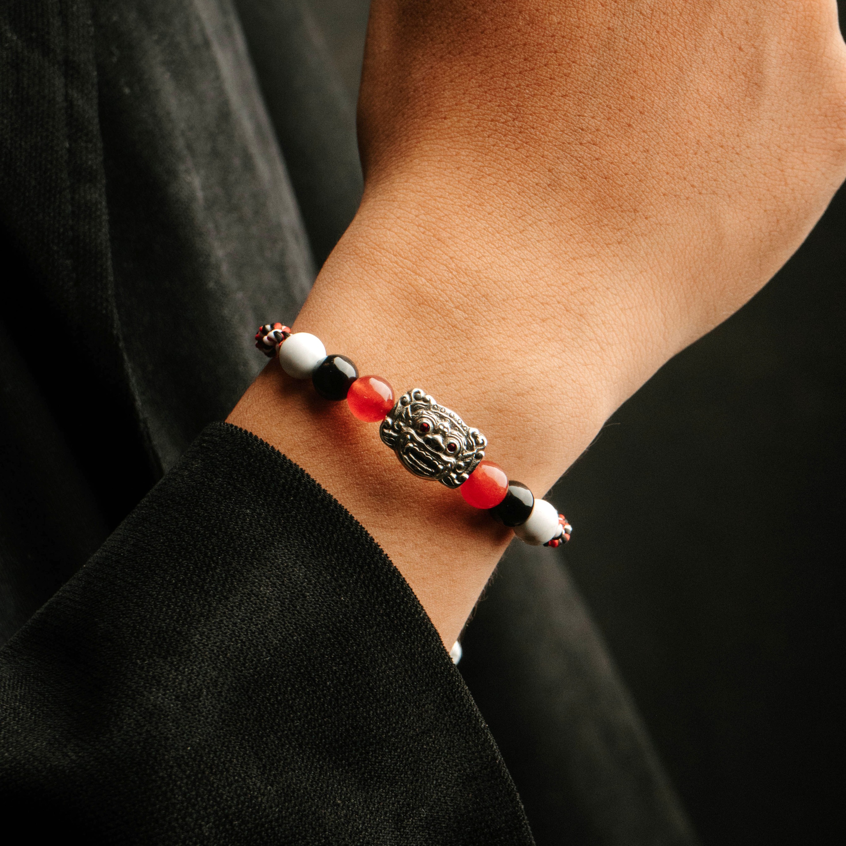 Barong Tridatu Knot