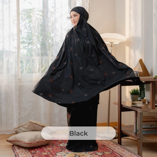 Image of Deyn Scarf - Sya Prayer Robe - Black