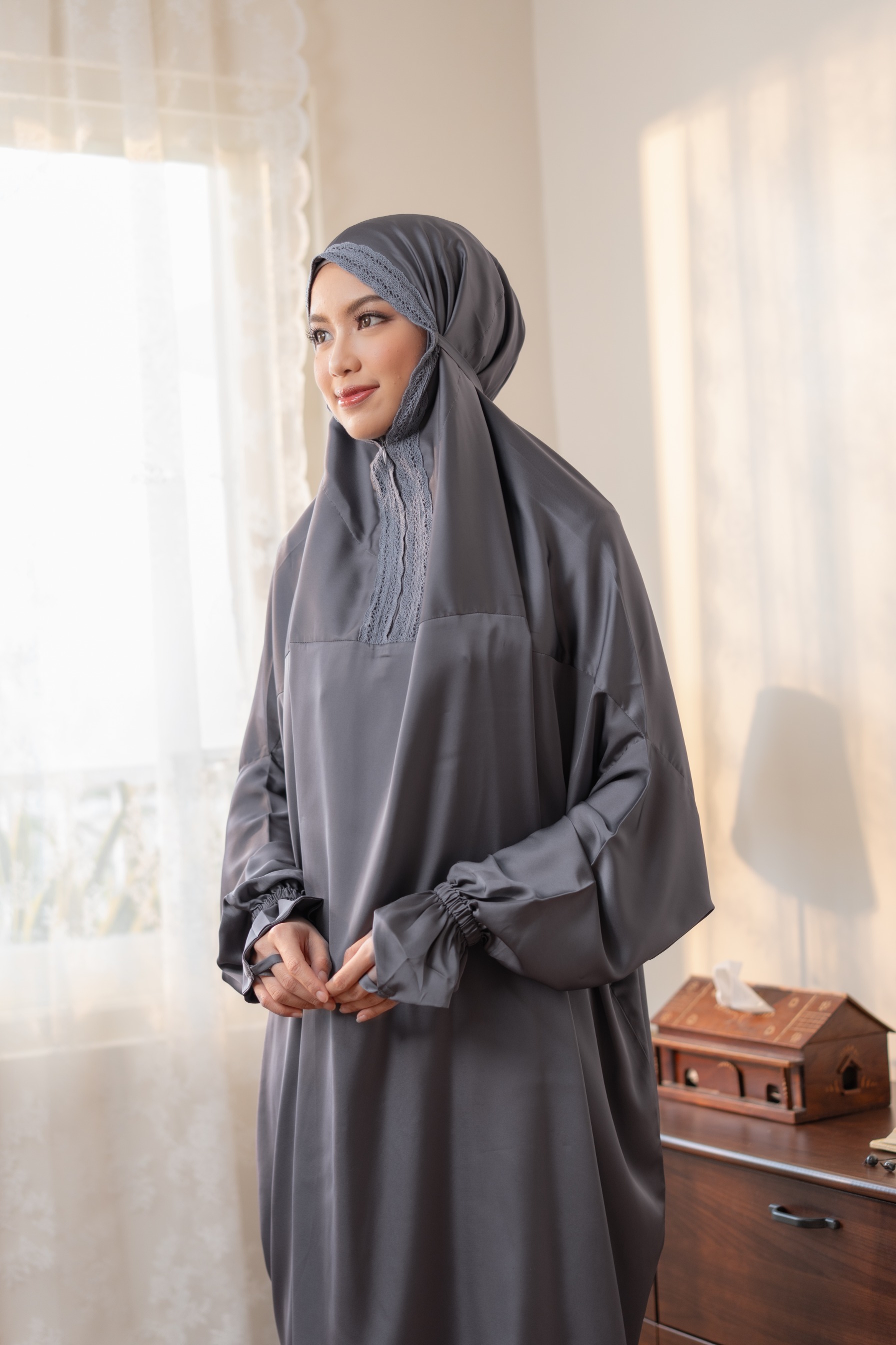 Deyn Scarf - Aida Prayer Robe - Charcoal