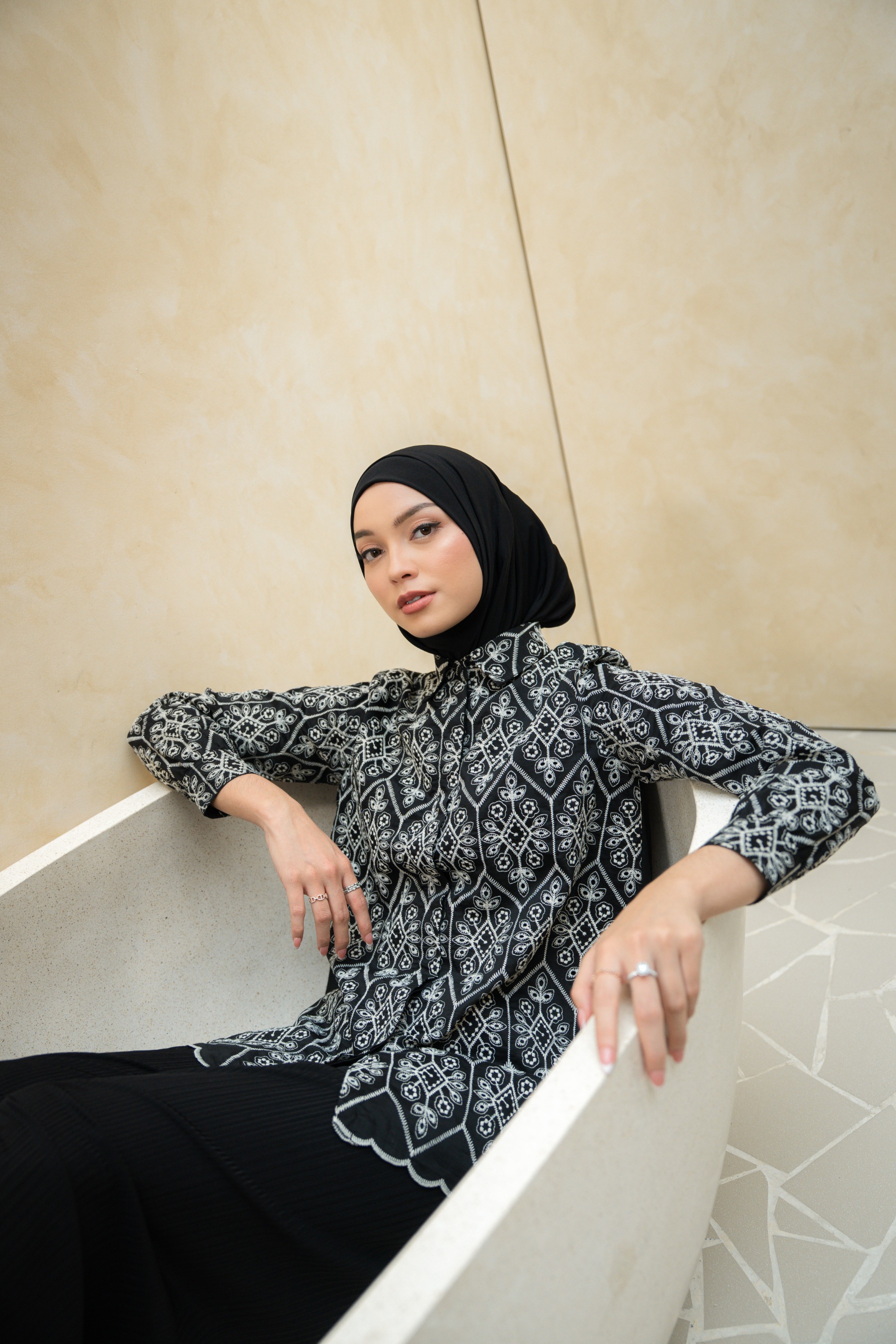 Deyn Scarf - Anara Shirt - Black