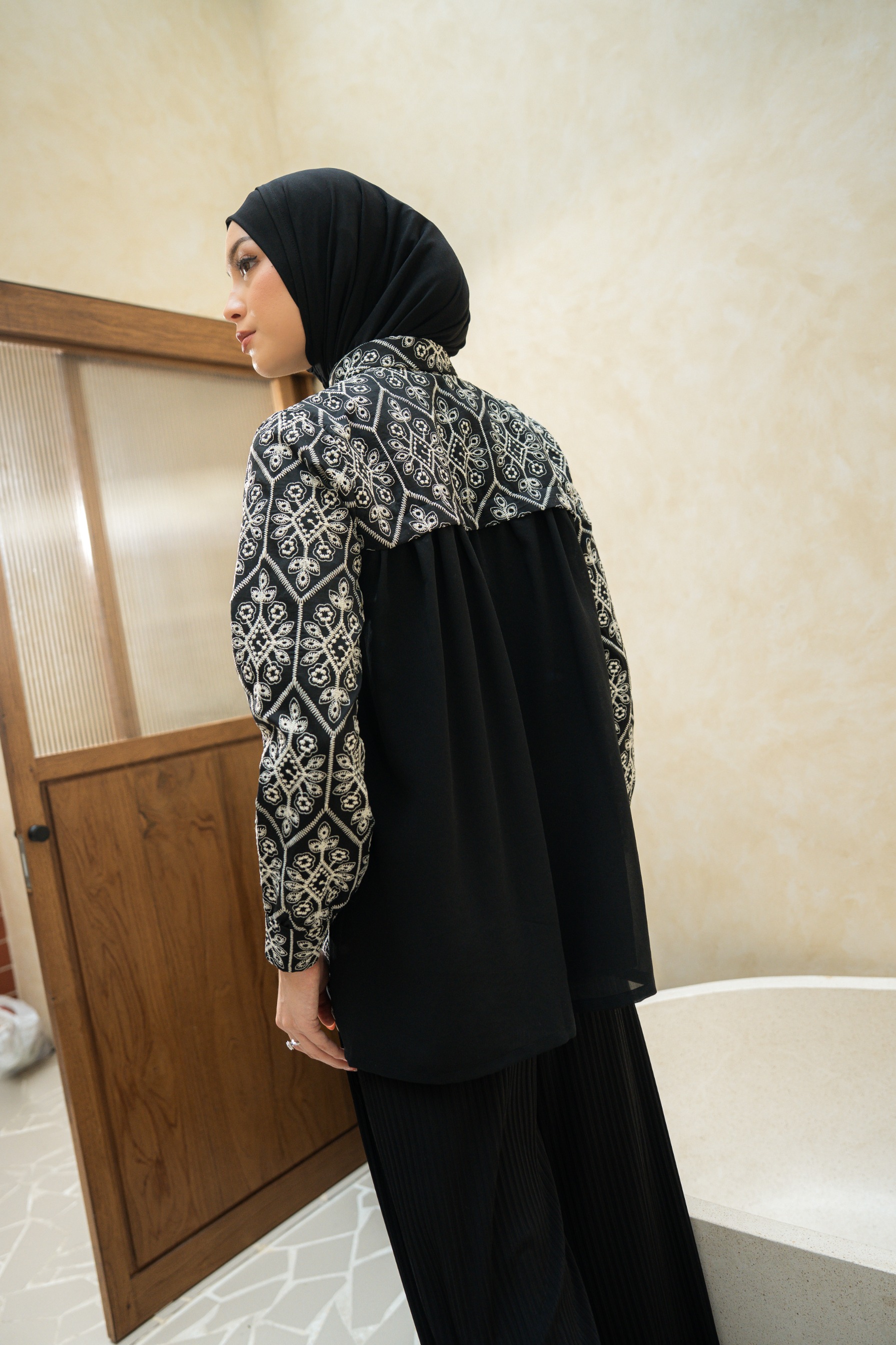Deyn Scarf - Anara Shirt - Black