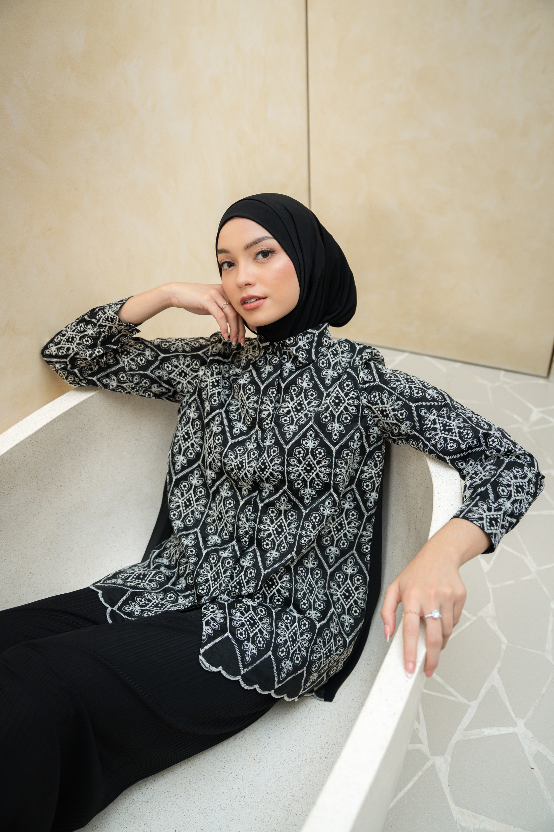 Deyn Scarf - Anara Shirt - Black