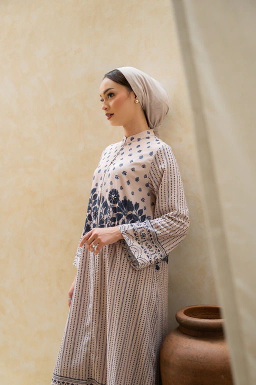 Image of Deyn Scarf - Hayya Raya Dress - Natural Cream