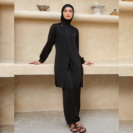 Image of Deyn Scarf - Sora Set Tunic - Black