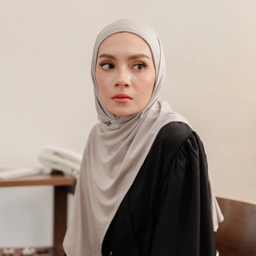 Image of Deyn Scarf - Ava Instant Pashmina 