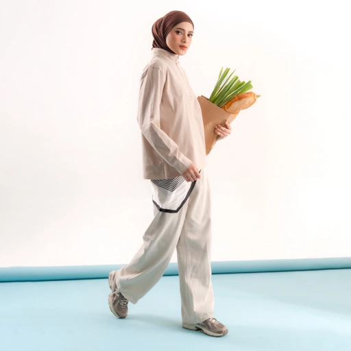Deyn Scarf - Spill The Tee (Zipper Tee) - Oat Milk
