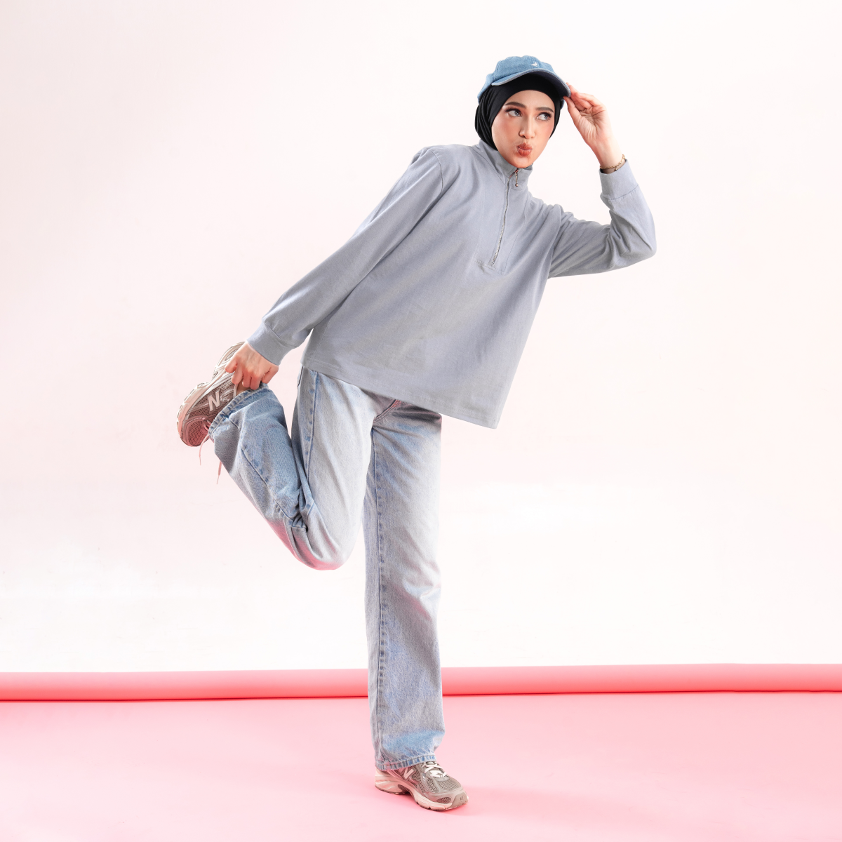 Deyn Scarf - Spill The Tee (Zipper Tee) - Cloud