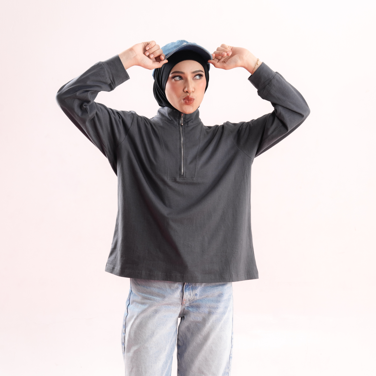 Deyn Scarf - Spill The Tee (Zipper Tee) - Charcoal