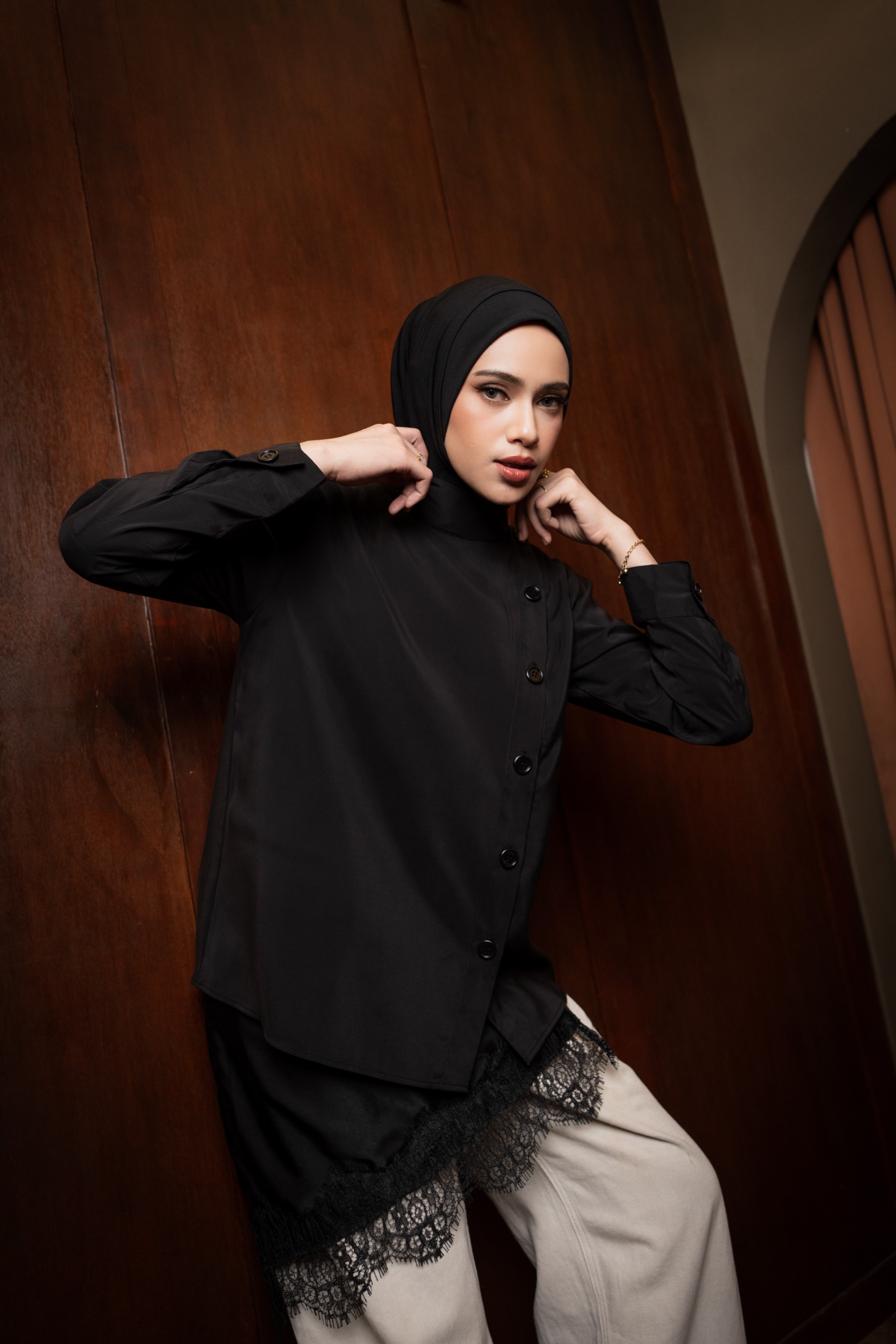 DEYN SCARF - Nava High Neck Top - Black