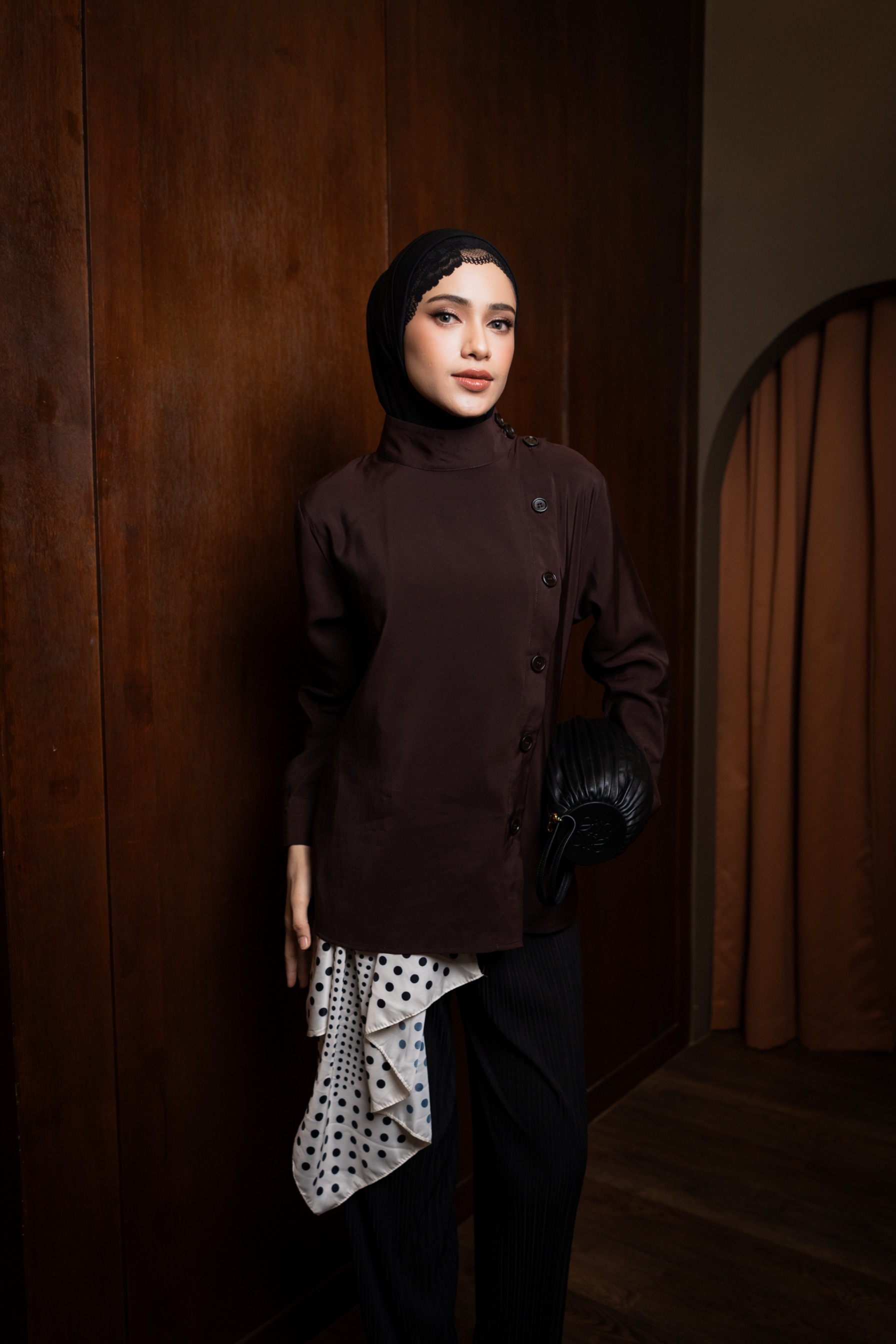 DEYN SCARF - Nava High Neck Top - Mahogany