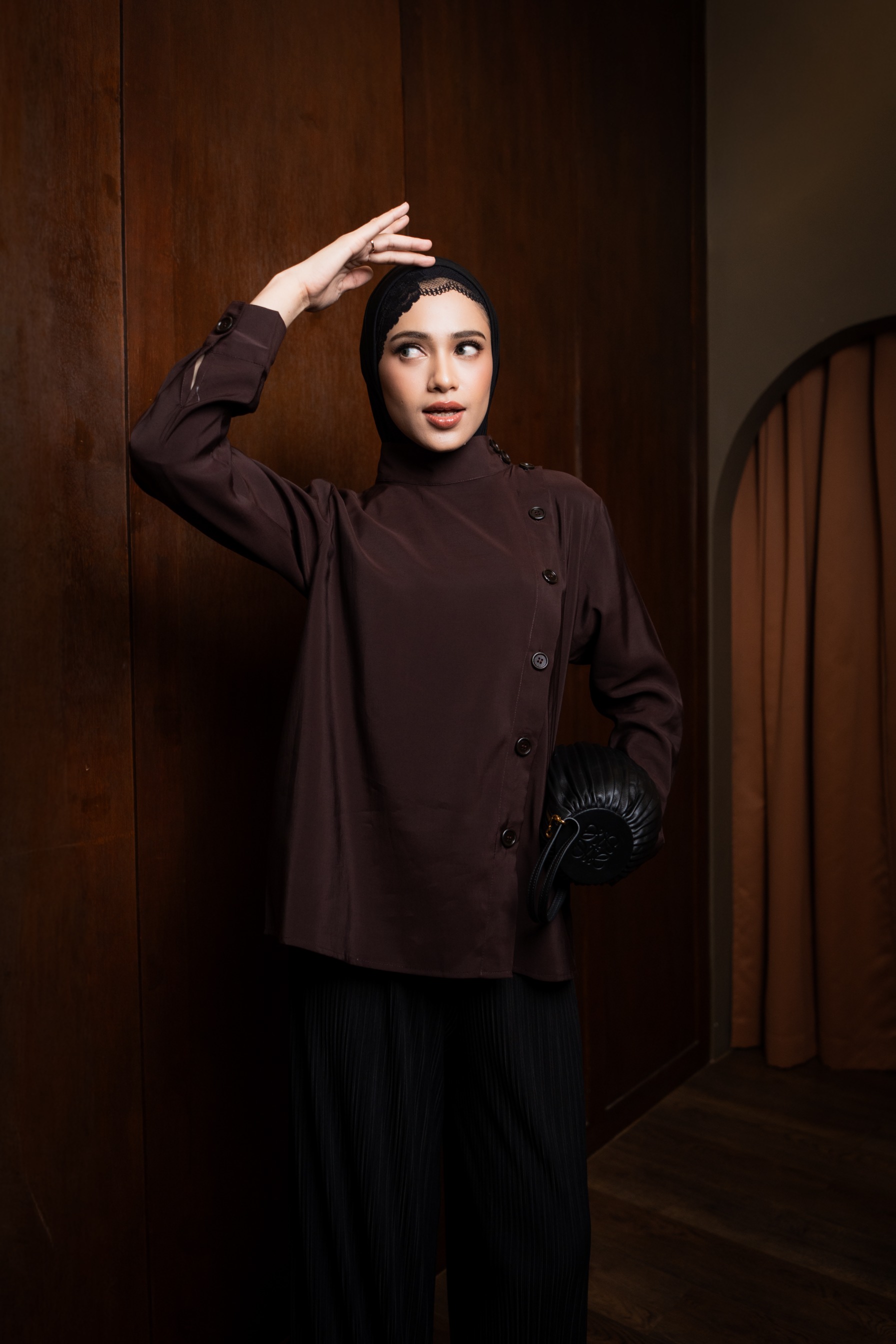 DEYN SCARF - Nava High Neck Top - Mahogany