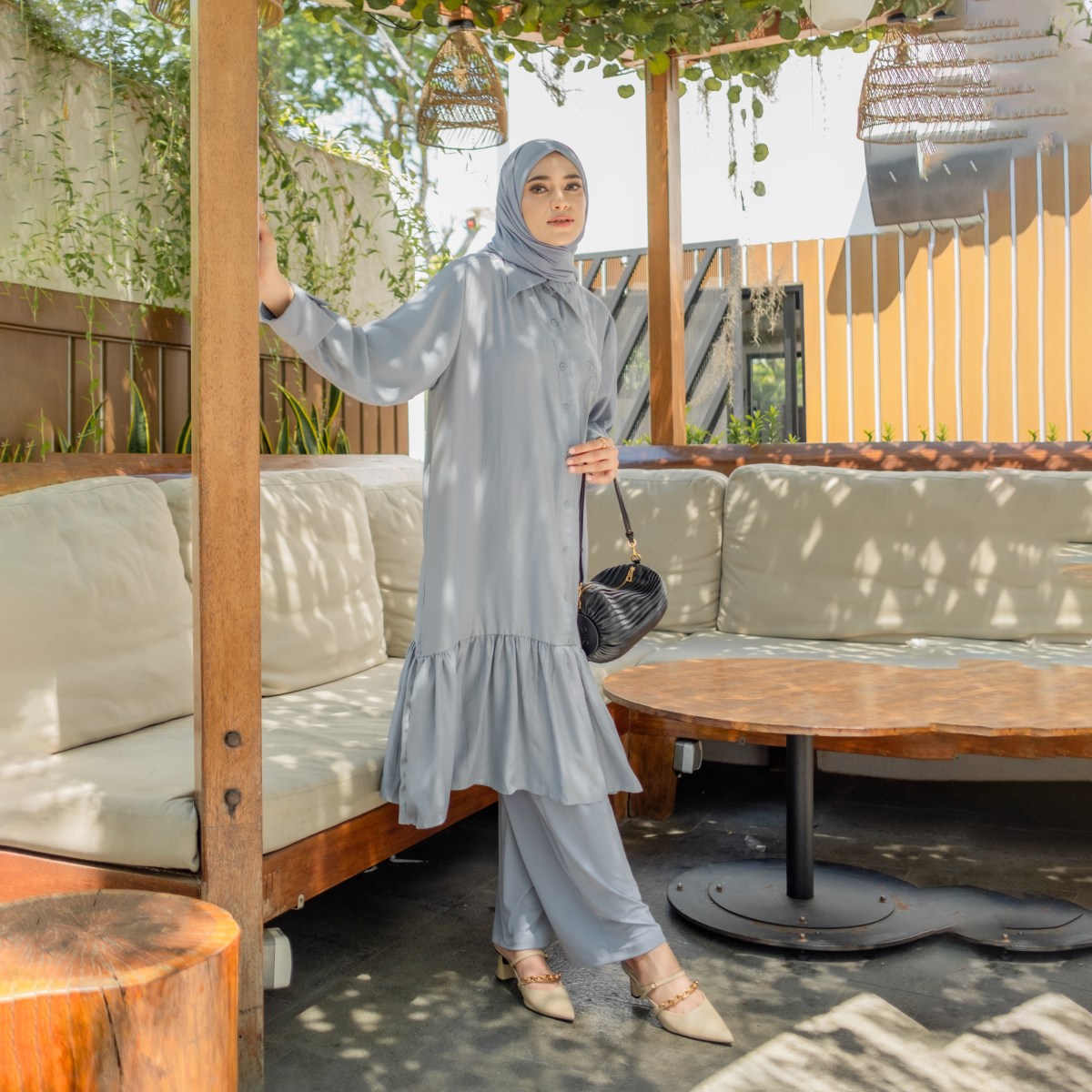 Deyn Scarf - Her Long Tunic - Siera