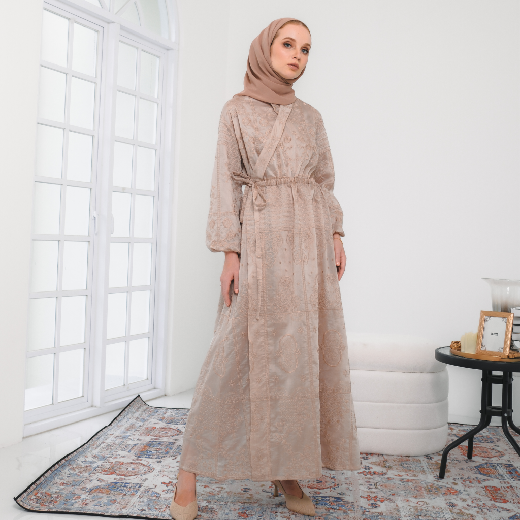Deyn Scarf - Sara Embroidery Dress - Evie