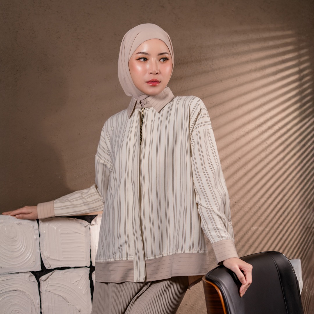 Deyn Scarf - V Stripe Shirt - Vanilla