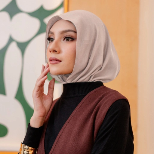 Image of Deyn Scarf - Tea Instant Scarf - Hijab Crop - Hijab Tuck In