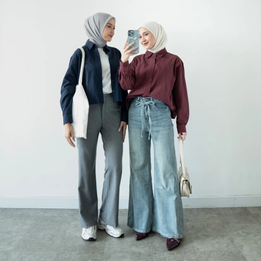 Image of Sunday Crop Shirt