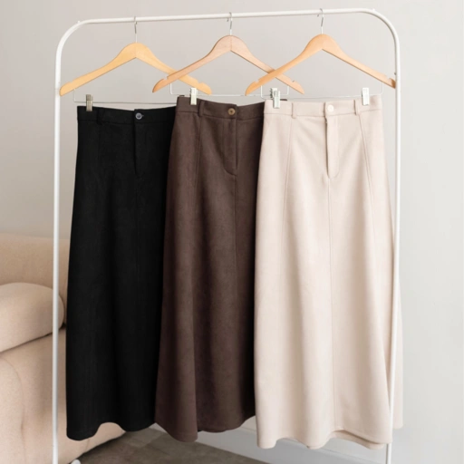 Image of Noelle Suede Skirt