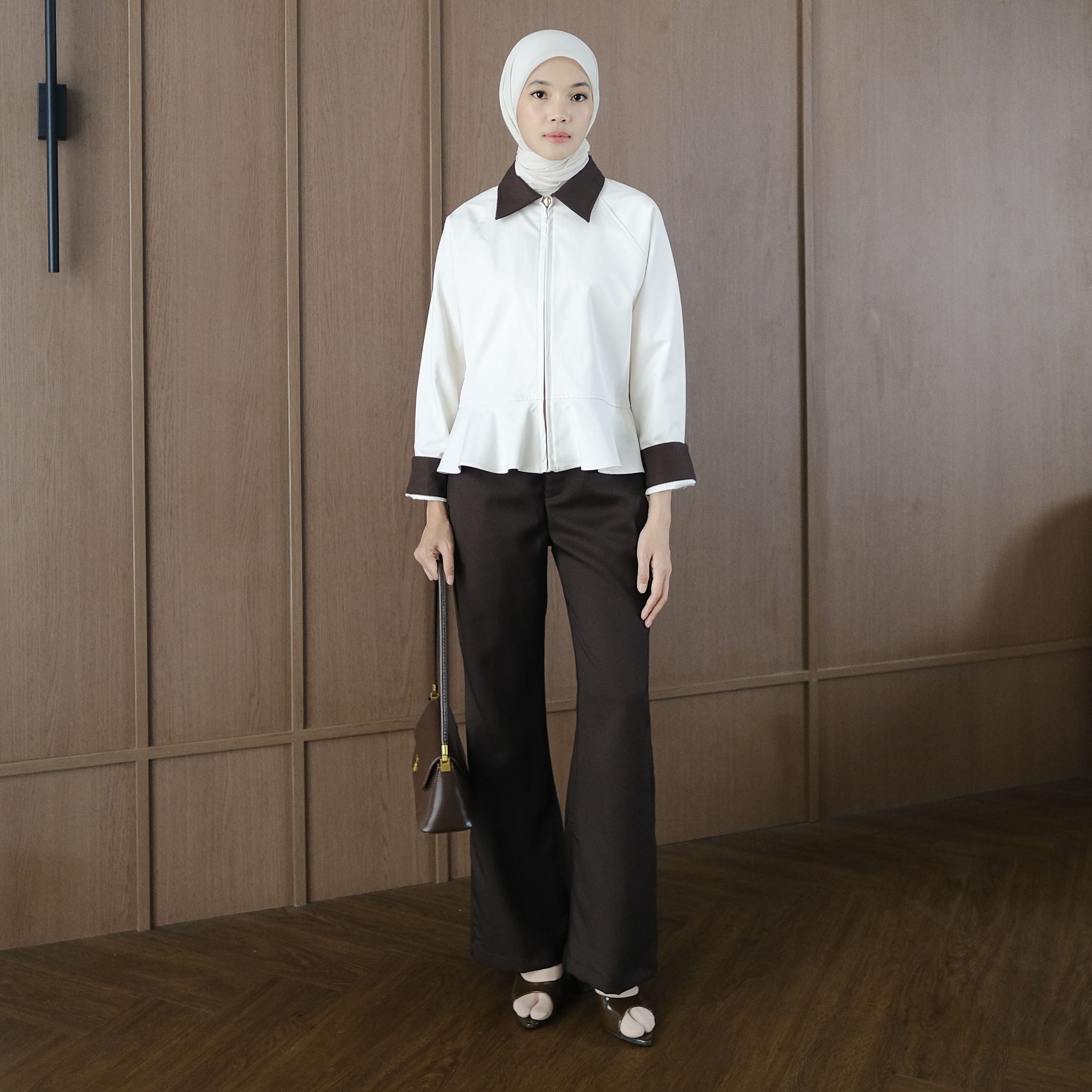Moment Flare Pants 