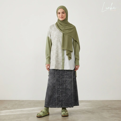 Image of LUNKA bloom - IRISH TUNIC SAGE FLOWER MEDIUM