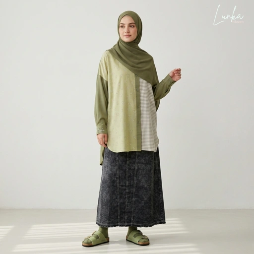 Image of LUNKA bloom - IRISH TUNIC ARMY ORCHID MEDIUM