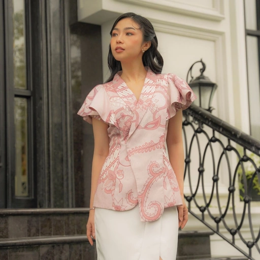 Image of Contenance - Velin Top