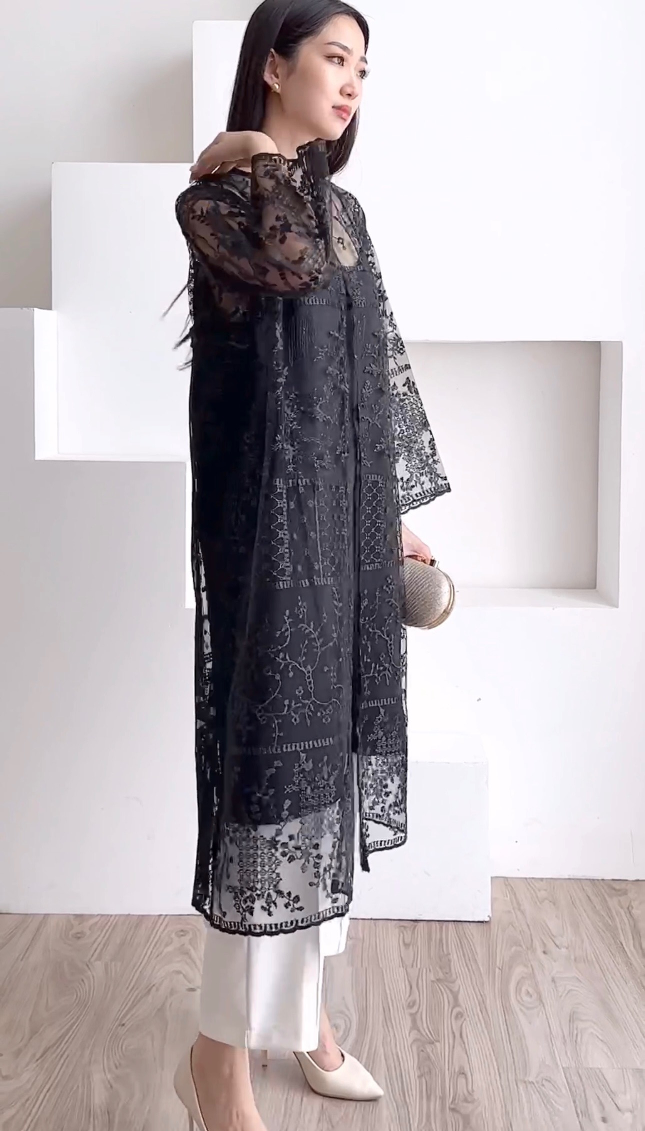 NARANA Pleat Lace Outer