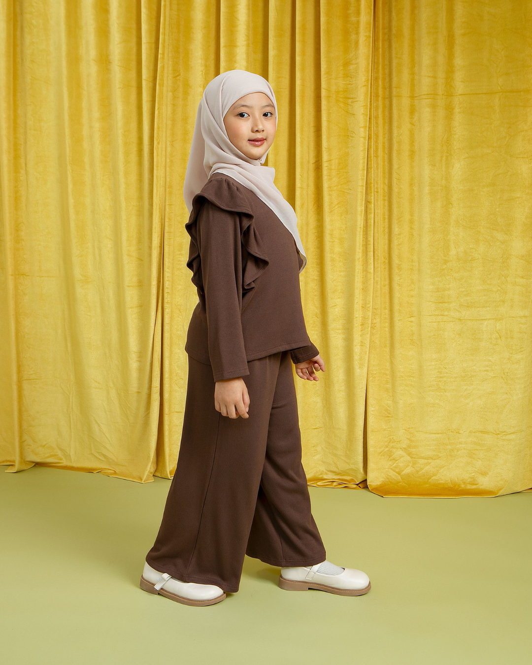 Akila set kids