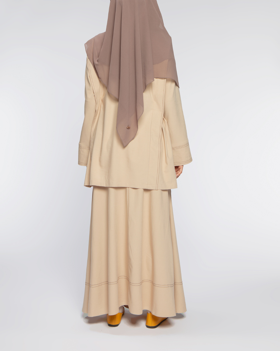 Ananta set Mom Sand